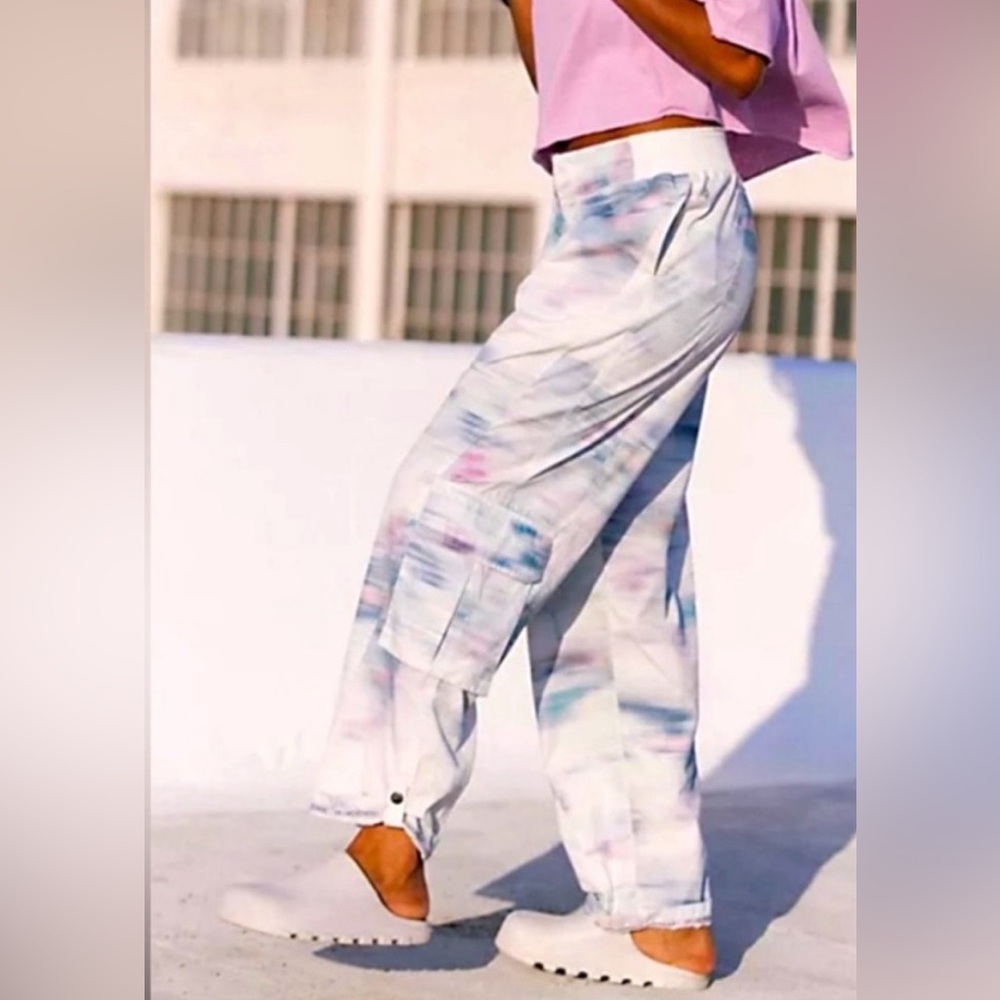 Free People Fap Movement Mesmerize Me Solid True relaxed fit Pants. NWOT